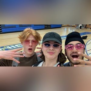 Meet your Posher, Troy